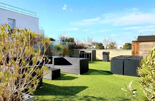 Plateau - Mont-Valerien Apartment | App/3ch/wifi/defense/parkinggratuit/terrasse100m2
