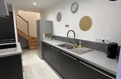 Saint-Ouen-La-Rouerie House | Le Cordonnier Vacation Rental for 10 People in Mont-Saint-Michel