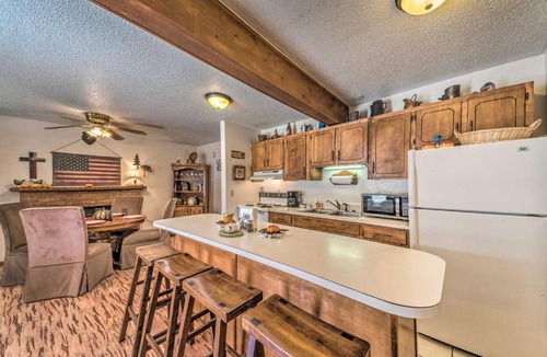 Cloudcroft House | Rustic Cloudcroft Cabin with Hot Tub and Fireplace!