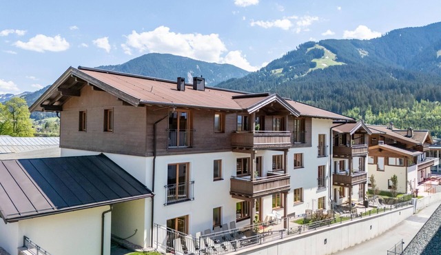Apartment with a spa next to the gondola in Brixen im Thale