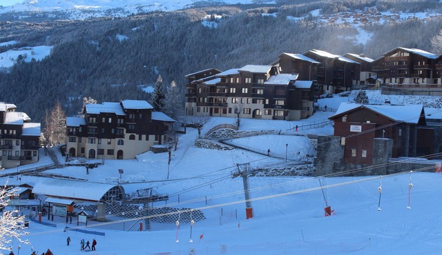 Duplex at the foot of the slopes and pool in La Plagne Tarentaise