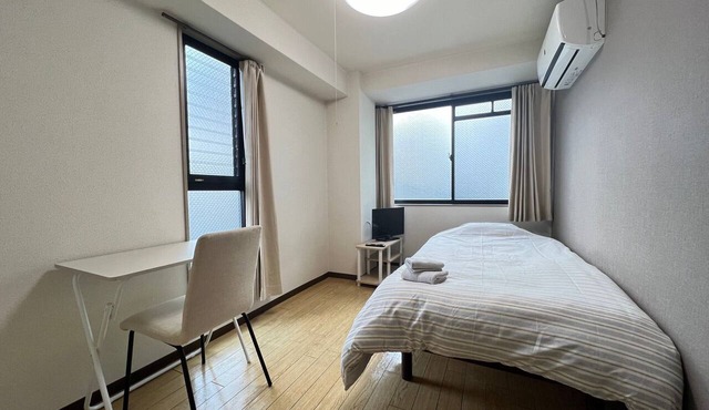 [Kyoto City Center] Free Wi-Fi and Automatic Door Locks! An affordable stay in Kyoto, featuring a comfortable corner room on a higher floor. It also offers easy access to Kiyomizu-dera, Kinkaku-ji, Ginkaku-ji, and other attractions. in Kamihonnōjimaechō Nakagyo Ward Kyoto