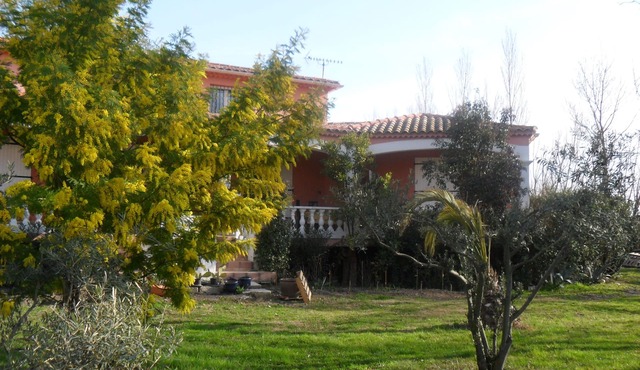 LES LAURIERS ROSES Beautiful, quiet setting in a Camargue hamlet in Arles