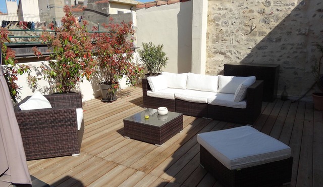 "Old Center" Charming House with Terraces and Garage in Arles