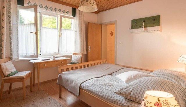 Room 5 | Naturfarbiges Herzerl (1-2 nights) - Kleinhofers Himbeernest in Baierdorf-Dorf