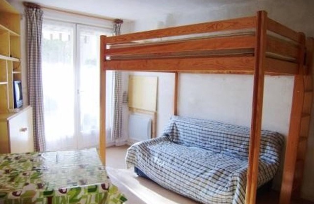 Studio cabin for 2 with parking in Esquièze-Sère in Esquièze-Sère