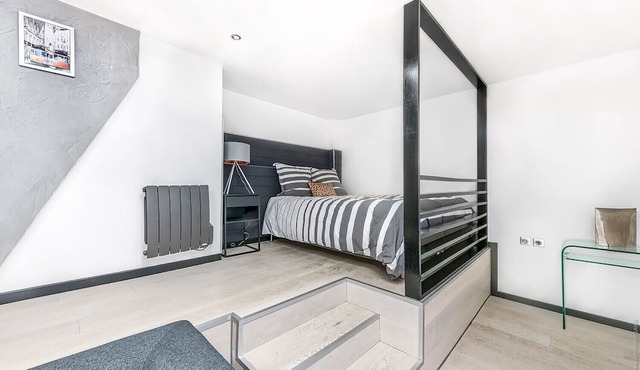 Loft Luxembourg - Vavin 1bdr by B'Your Home in Paris